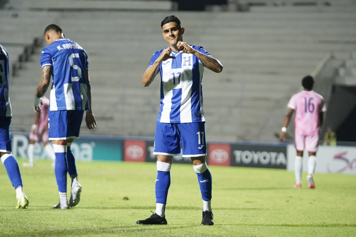 Honduras clasifica a la copa oro, pero con muchas dudas por su forma de juego
