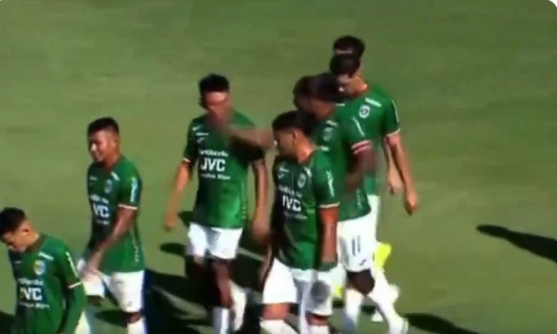 Anangonó se disculpa tras agredir a vega 1