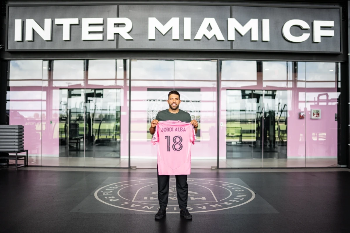 Alba seguirá en el inter miami messi en duda