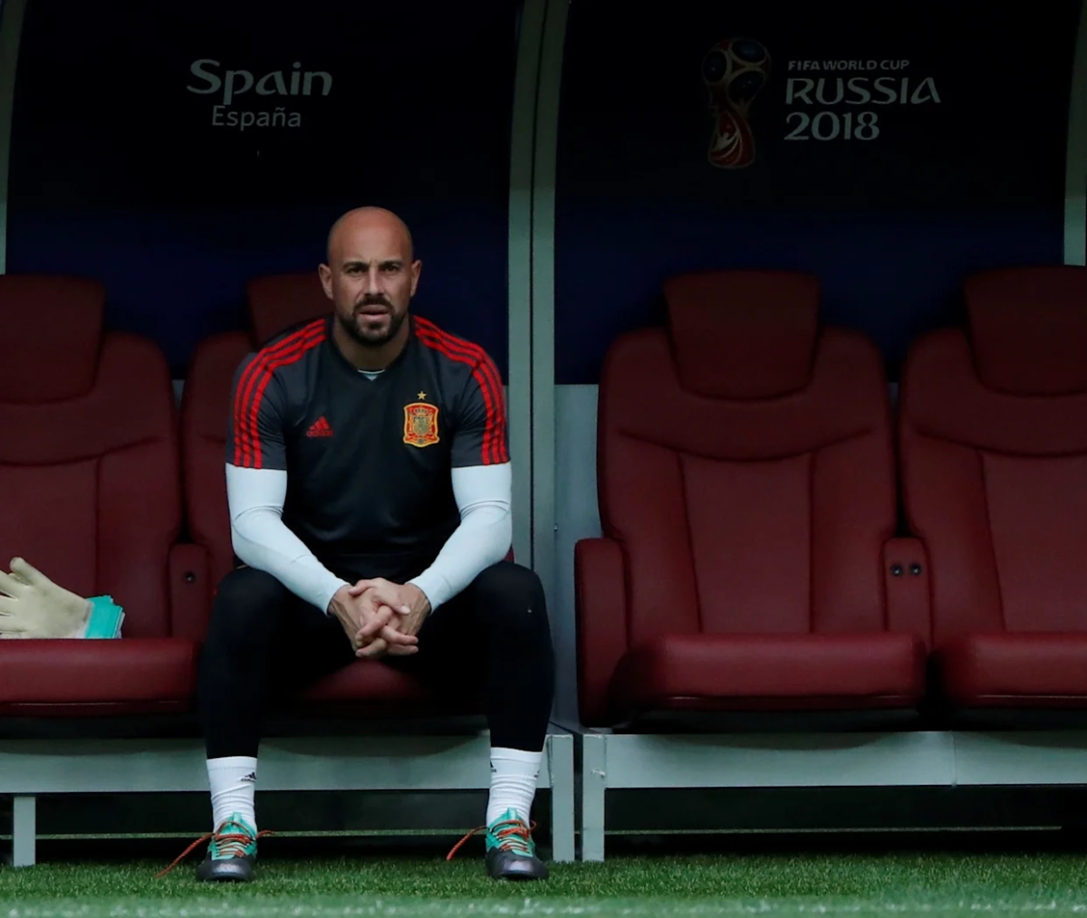 Histórico español pepe reina anuncia su retirada como portero profesional