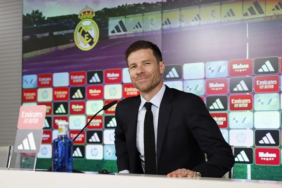 Xabi alonso firma su contrato como entrenador del real madrid hasta 2028